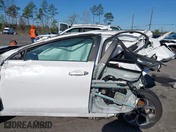 2021 Kia Forte LXS z VIN 3KPF24AD3ME382227, wystawiony jako IAAI lot #41792663 z przebiegiem 50 251 mil mil oraz . Historia ofert i sprzedaży dostępna na DreamBid. Obrazek 14.