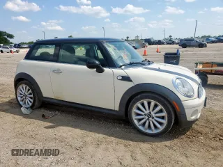 2010 MINI Hardtop with VIN WMWMF3C50ATZ61512, listed as a Copart auction lot 57819095 with 150,848 mi miles and Clean title. Bid and sale history available at DreamBid. Image 4.