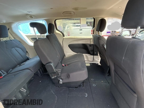 2017 Chrysler Pacifica Touring with VIN 2C4RC1DG1HR509799, listed as a Copart auction lot 60269185 with 165,931 mi miles and Clean title. Bid and sale history available at DreamBid. Image 6.