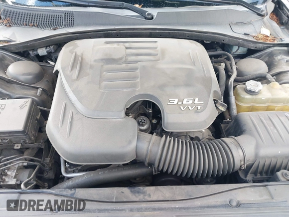 2018 Chrysler 300 with VIN 2C3CCABGXJH239934, listed as a IAAI auction lot 41517944 with 140,699 mi miles. Bid and sale history available at carsss.com. Image 10.