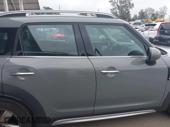 2017 MINI Countryman Cooper with VIN WMZYS7C34H3E06629, listed as a IAAI auction lot 42193989 with 113,920 mi miles and . Bid and sale history available at DreamBid. Image 13.