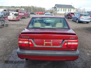 1997 Volvo 850 GT с VIN YV1LS5553V1400395, выставлен на аукционе IAAI как лот 41887637 с пробегом 88 192 миль миль и . История ставок и продаж доступна на DreamBid. Изображение 16.
