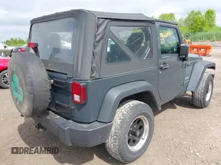 2017 Jeep Wrangler Sport z VIN 1C4AJWAG0HL754381, wystawiony jako IAAI lot #42366858 z przebiegiem 35 760 mil mil oraz . Historia ofert i sprzedaży dostępna na DreamBid. Obrazek 4.
