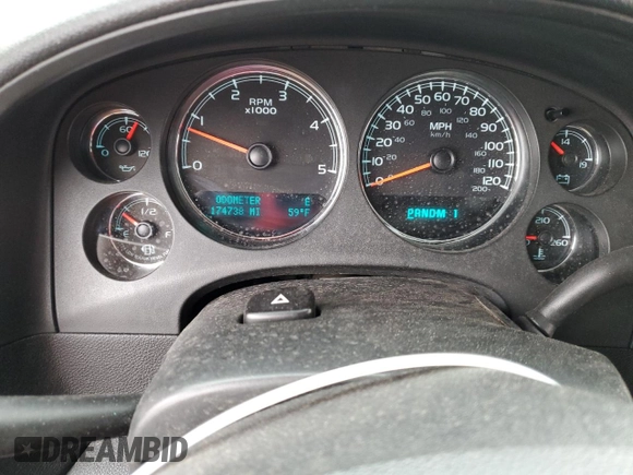 2011 GMC Sierra 2500HD Denali z VIN 1GT125C81BF106180, wystawiony jako Copart lot #55342435 z przebiegiem 174 738 mil mil oraz Szkoda całkowita • Salvage title. Historia ofert i sprzedaży dostępna na DreamBid. Obrazek 9.