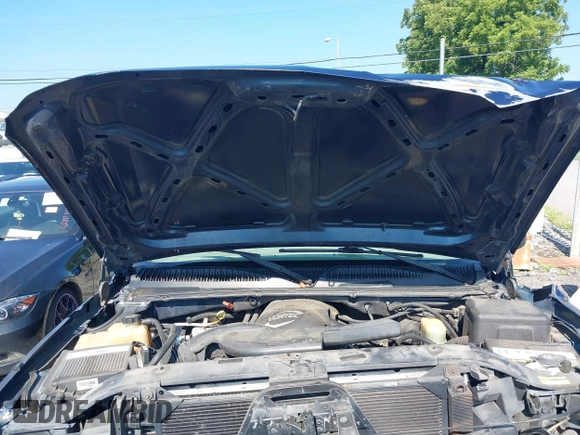 2002 Chevrolet Avalanche with VIN 3GNEK13T32G147690, listed as a IAAI auction lot 42811424 with Not provided miles and . Bid and sale history available at DreamBid. Image 10.