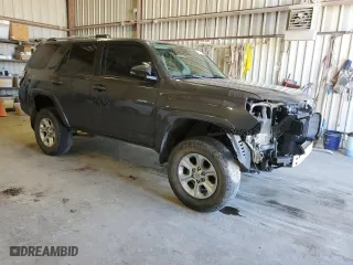 2020 Toyota 4Runner SR5 with VIN JTEBU5JR0L5768961, listed as a Copart auction lot 48237465 with 90,448 mi miles and Salvage Title. Bid and sale history available at carsss.com. Image 4.