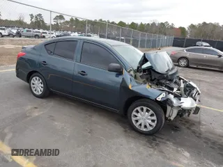 2015 Nissan Versa S Plus with VIN 3N1CN7APXFL901376, listed as a IAAI auction lot 41600848 with 235,995 mi miles. Bid and sale history available at carsss.com. Image 1.