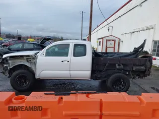 2016 Toyota Tacoma SR with VIN 5TFRX5GN0GX071038, listed as a IAAI auction lot 41176395 with 160,803 mi miles and . Bid and sale history available at DreamBid. Image 15.