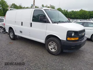 2017 Chevrolet Express Cargo z VIN 1GCWGAFF4H1128254, wystawiony jako IAAI lot #42364352 z przebiegiem 125 238 mil mil oraz . Historia ofert i sprzedaży dostępna na DreamBid. Obrazek 1.
