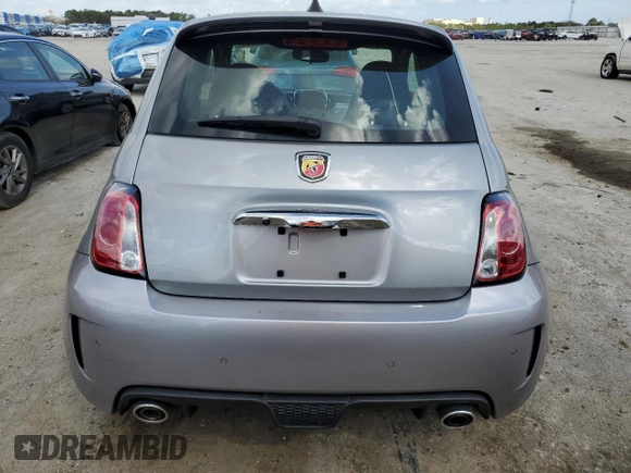 2019 FIAT 500 Abarth z VIN 3C3CFFFHXKT841264, wystawiony jako Copart lot #47410525 z przebiegiem Nie podano mil oraz Szkody całkowita. Historia ofert i sprzedaży dostępna na DreamBid. Obrazek 6.
