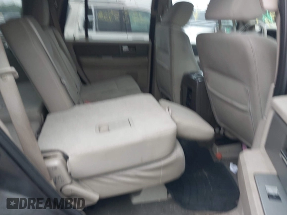 2007 Ford Expedition XLT with VIN 1FMFU16577LA81719, listed as a IAAI auction lot 42464405 with Not provided miles and . Bid and sale history available at DreamBid. Image 7.