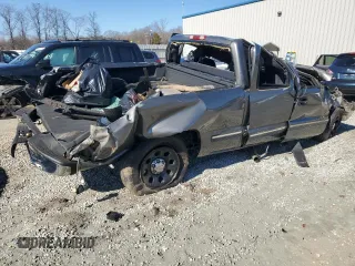 2000 Chevrolet Silverado 1500 with VIN 2GCEC19V7Y1313161, listed as a Copart auction lot 43758475 with 0 mi miles and Salvage Title. Bid and sale history available at carsss.com. Image 3.