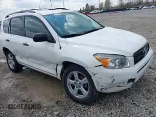 2008 Toyota RAV4 with VIN JTMBD33VX86077926, listed as a IAAI auction lot 42011981 with 119,372 mi miles. Bid and sale history available at carsss.com. Image 1.