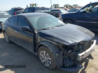 2019 Nissan Altima S z VIN 1N4BL4BV4KC244046, wystawiony jako IAAI lot #42018658 z przebiegiem 107 491 mil mil oraz . Historia ofert i sprzedaży dostępna na DreamBid. Obrazek 1.