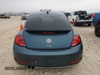 2018 Volkswagen Beetle S z VIN 3VWFD7AT5JM704416, wystawiony jako Copart lot #45387895 z przebiegiem 51 601 mil mil oraz Czysty tytuł • Clean title. Historia ofert i sprzedaży dostępna na DreamBid. Obrazek 6.