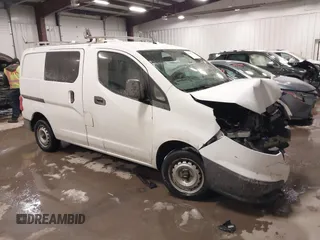 2017 Chevrolet City Express Cargo LT z VIN 3N63M0ZNXHK709052, wystawiony jako IAAI lot #41545731 z przebiegiem 146 451 mil mil oraz . Historia ofert i sprzedaży dostępna na DreamBid. Obrazek 1.