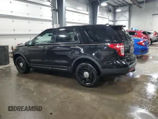 2015 Ford Utility Police Interceptor with VIN 1FM5K8AR2FGC27021, listed as a Copart auction lot 83023624 with 145,867 mi miles and Salvage Title. Bid and sale history available at carsss.com. Image 2.