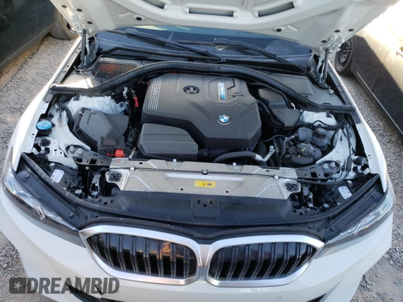 2024 BMW 3 Series 330e with VIN 3MW39FF06R8E35070, listed as a Copart auction lot 42796155 with 3,987 mi miles and Salvage Title. Bid and sale history available at carsss.com. Image 13.