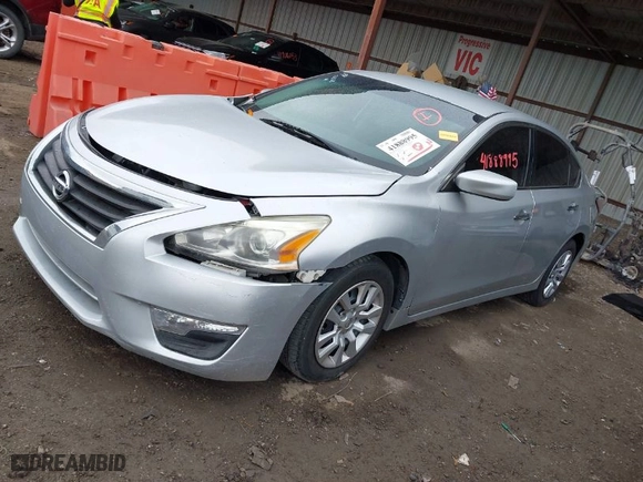 2014 Nissan Altima 2.5 S with VIN 1N4AL3AP5EN371566, listed as a IAAI auction lot 41888995 with 87,472 mi miles. Bid and sale history available at carsss.com. Image 2.