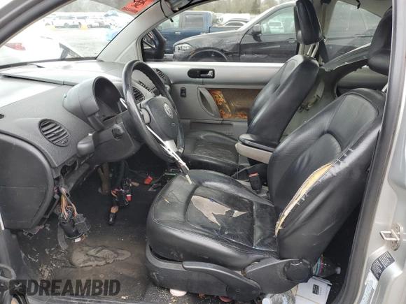 2000 Volkswagen Beetle GLX with VIN 3VWDD21C0YM482825, listed as a Copart auction lot 53031135 with 153,167 mi miles and Salvage Title. Bid and sale history available at DreamBid. Image 7.
