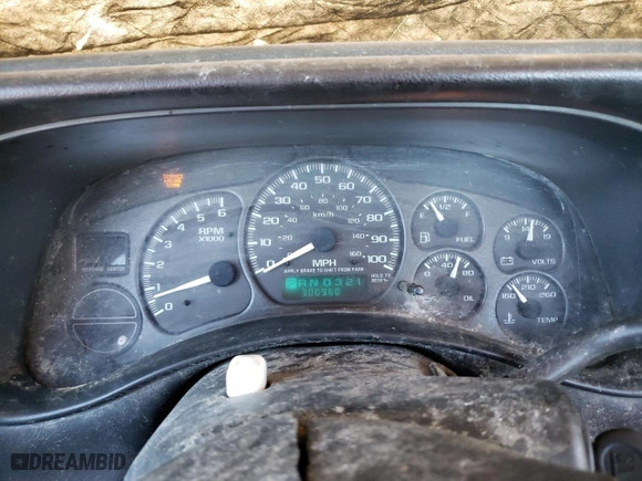 2002 Chevrolet Silverado 1500 with VIN 1GCEC14W62Z156043, listed as a Copart auction lot 49470355 with 300,960 mi miles and Salvage Title. Bid and sale history available at carsss.com. Image 9.