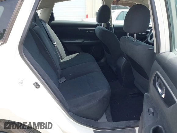 2014 Nissan Altima SV with VIN 1N4AL3AP4EN369324, listed as a IAAI auction lot 41919810 with 199,873 mi miles and . Bid and sale history available at carsss.com. Image 8.