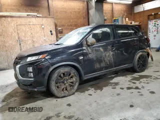 2023 Mitsubishi Outlander ES z VIN JA4ARUAU4PU013625, wystawiony jako Copart lot #52600135 z przebiegiem 33 660 mil mil oraz Szkoda całkowita • Salvage title. Historia ofert i sprzedaży dostępna na DreamBid. Obrazek 1.