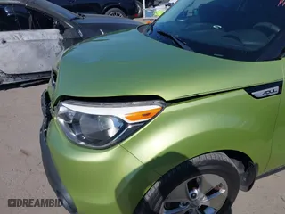 2015 Kia Soul with VIN KNDJN2A28F7812907, listed as a IAAI auction lot 41989088 with 75,258 mi miles. Bid and sale history available at carsss.com. Image 6.