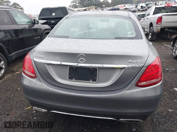 2015 Mercedes-Benz C-Class C 300 Luxury with VIN 55SWF4KB4FU020761, listed as a IAAI auction lot 41859583 with 112,885 mi miles. Bid and sale history available at carsss.com. Image 16.