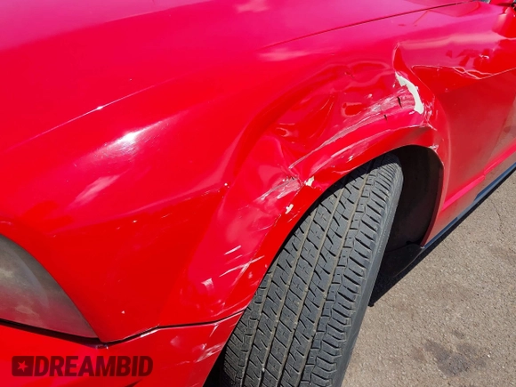 2007 Ford Mustang Deluxe z VIN 1ZVFT84N475282577, wystawiony jako IAAI lot #42239652 z przebiegiem 141 048 mil mil oraz . Historia ofert i sprzedaży dostępna na DreamBid. Obrazek 12.