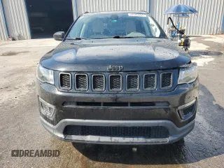 2018 Jeep Compass Sport z VIN 3C4NJCAB5JT411256, wystawiony jako Copart lot #59189885 z przebiegiem 110 634 mil mil oraz Szkoda całkowita • Salvage title. Historia ofert i sprzedaży dostępna na DreamBid. Obrazek 5.