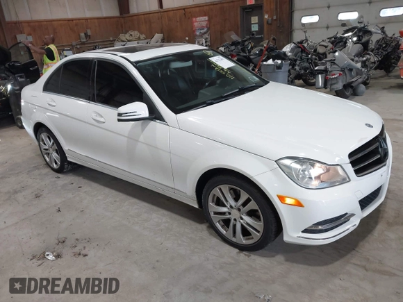 2013 Mercedes-Benz C 300 Sport с VIN WDDGF8AB3DA859410, выставлен на аукционе IAAI как лот 42522407 с пробегом 110 502 миль миль и . История ставок и продаж доступна на DreamBid. Изображение 1.