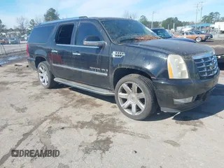 2008 Cadillac Escalade ESV with VIN 1GYFK66818R214498, listed as a IAAI auction lot 41878229 with 161,263 mi miles. Bid and sale history available at carsss.com. Image 1.