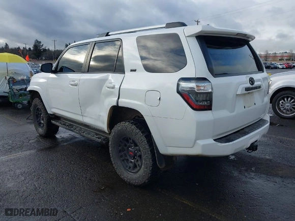 2020 Toyota 4Runner SR5 with VIN JTEBU5JR4L5812184, listed as a IAAI auction lot 41206002 with 69,278 mi miles. Bid and sale history available at carsss.com. Image 3.