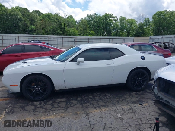 2017 Dodge Challenger SXT z VIN 2C3CDZAG7HH633821, wystawiony jako IAAI lot #42242378 z przebiegiem 97 492 mil mil oraz . Historia ofert i sprzedaży dostępna na DreamBid. Obrazek 14.