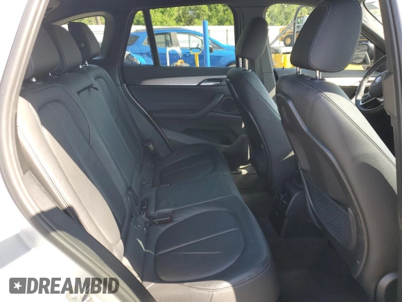 2021 BMW X1 sDrive28i z VIN WBXJG7C06M5U15436, wystawiony jako Copart lot #52382635 z przebiegiem 57 917 mil mil oraz Szkody całkowita. Historia ofert i sprzedaży dostępna na DreamBid. Obrazek 11.