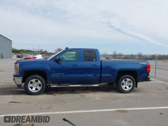 2015 Chevrolet Silverado 1500 LT with VIN 1GCVKREC3FZ424431, listed as a IAAI auction lot 41812094 with 227,739 mi miles. Bid and sale history available at carsss.com. Image 14.