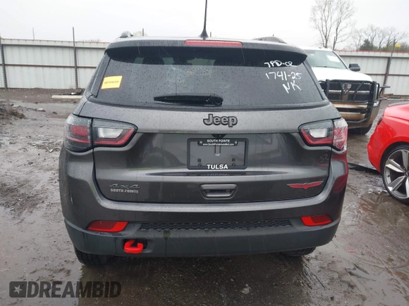 2022 Jeep Compass Trailhawk with VIN 3C4NJDDBXNT206118, listed as a IAAI auction lot 41945077 with 7,785 mi miles and . Bid and sale history available at DreamBid. Image 17.