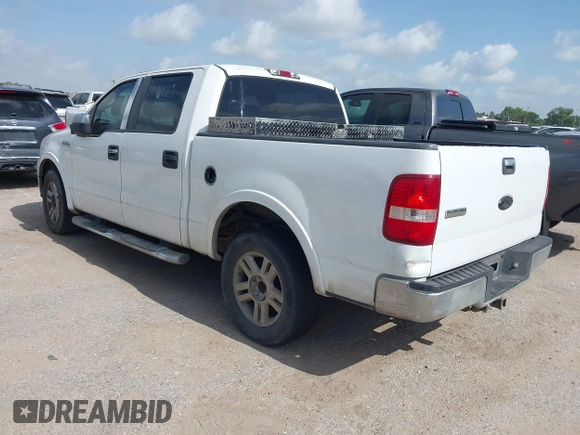 2006 Ford F-150 XLT z VIN 1FTPW12526KB72538, wystawiony jako IAAI lot #42544439 z przebiegiem 258 261 mil mil oraz . Historia ofert i sprzedaży dostępna na DreamBid. Obrazek 3.