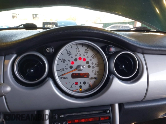 2002 MINI Hardtop with VIN WMWRC33472TC34913, listed as a IAAI auction lot 41599382 with 150,177 mi miles and . Bid and sale history available at DreamBid. Image 7.