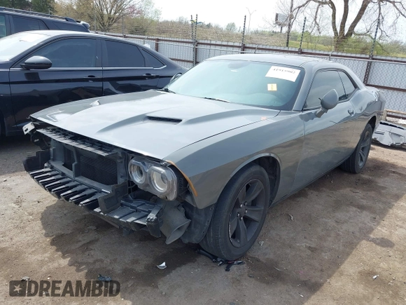2018 Dodge Challenger SXT z VIN 2C3CDZAG9JH229506, wystawiony jako IAAI lot #41915902 z przebiegiem 145 486 mil mil oraz . Historia ofert i sprzedaży dostępna na DreamBid. Obrazek 2.