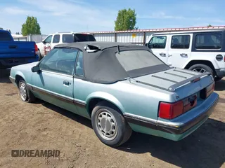 1989 Ford Mustang with VIN 1FABP44A9KF162813, listed as a IAAI auction lot 42194217 with 56,132 mi miles and . Bid and sale history available at DreamBid. Image 3.