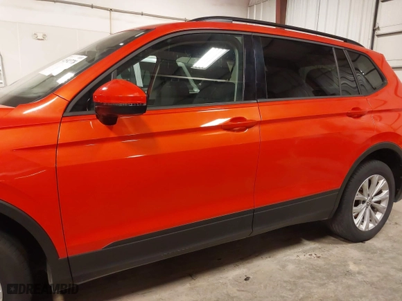 2019 Volkswagen Tiguan S with VIN 3VV0B7AX3KM075498, listed as a IAAI auction lot 41501778 with 143,262 mi miles. Bid and sale history available at carsss.com. Image 14.