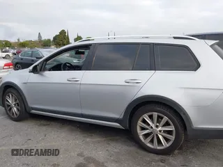 2017 Volkswagen Golf S z VIN 3VWH17AU6HM513429, wystawiony jako IAAI lot #41871392 z przebiegiem 63 787 mil mil oraz . Historia ofert i sprzedaży dostępna na DreamBid. Obrazek 14.