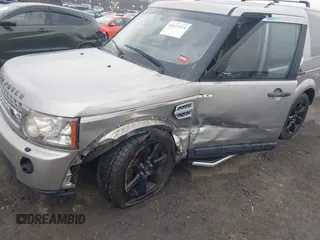 2013 Land Rover LR4 HSE z VIN SALAG2D42DA673308, wystawiony jako IAAI lot #41673319 z przebiegiem 191 984 mil mil oraz . Historia ofert i sprzedaży dostępna na DreamBid. Obrazek 6.
