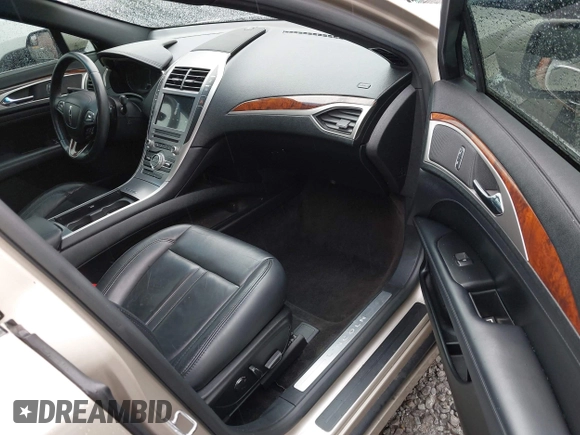 2017 Lincoln MKZ Select with VIN 3LN6L5C9XHR657825, listed as a IAAI auction lot 41950371 with 47,637 mi miles. Bid and sale history available at carsss.com. Image 5.
