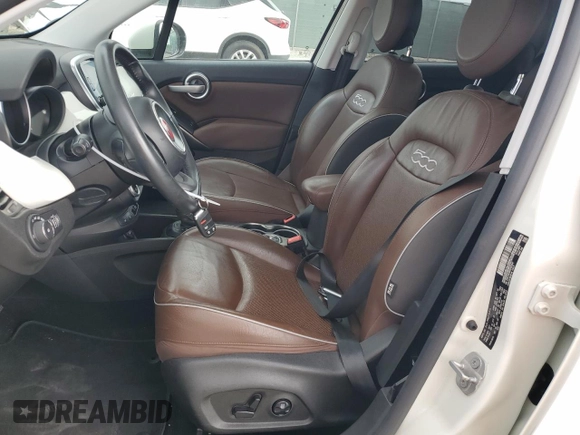 2017 FIAT 500X Lounge z VIN ZFBCFXDB6HP622947, wystawiony jako Copart lot #44979985 z przebiegiem 57 373 mil mil oraz Szkoda całkowita • Salvage title. Historia ofert i sprzedaży dostępna na DreamBid. Obrazek 7.