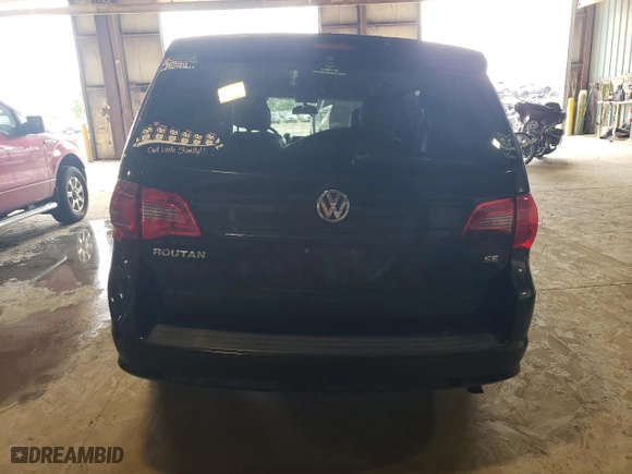 2010 Volkswagen Routan SE with VIN 2V4RW3D19AR242518, listed as a Copart auction lot 69651534 with 172,874 mi miles and Salvage Title. Bid and sale history available at carsss.com. Image 6.