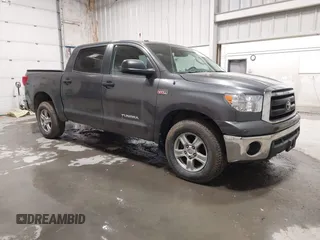 2011 Toyota Tundra z VIN 5TFDY5F15BX165995, wystawiony jako IAAI lot #41974036 z przebiegiem 278 309 mil mil oraz . Historia ofert i sprzedaży dostępna na DreamBid. Obrazek 1.
