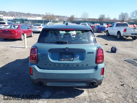 2024 MINI Countryman Cooper S with VIN WMZ83BR07R3R60405, listed as a IAAI auction lot 41882928 with 17,595 mi miles and . Bid and sale history available at DreamBid. Image 17.